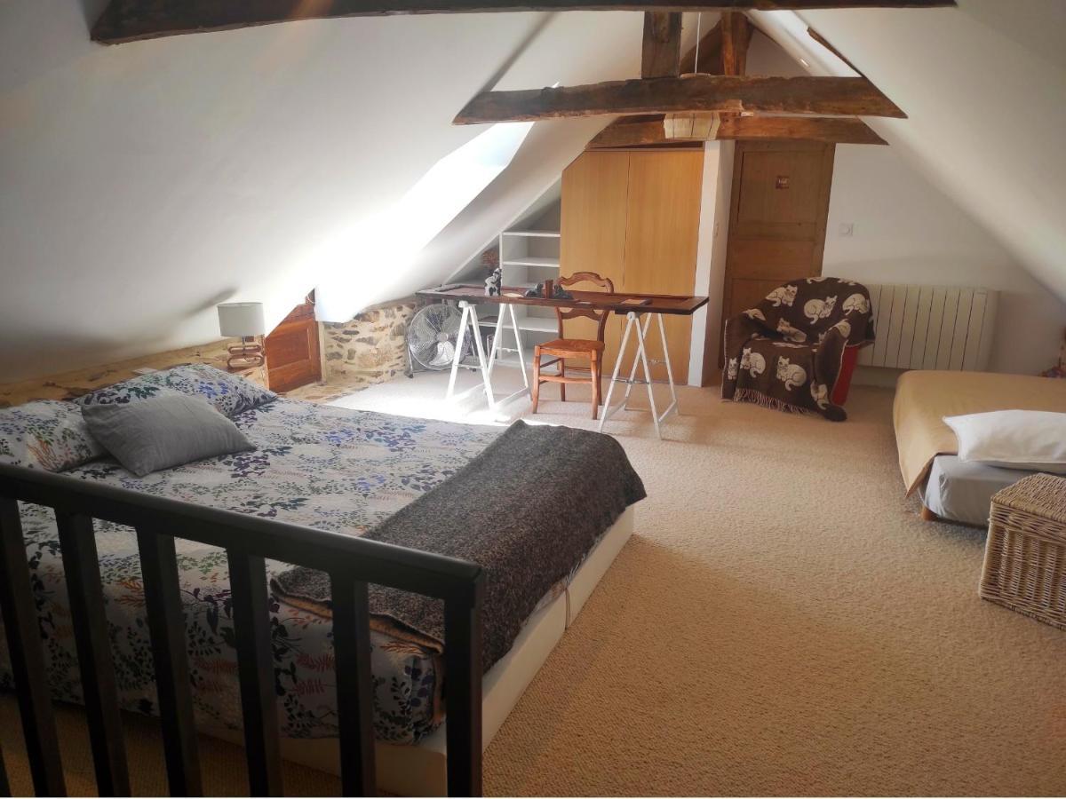 La Ville Es Riez Chambre D'Hotes Corseul Luaran gambar
