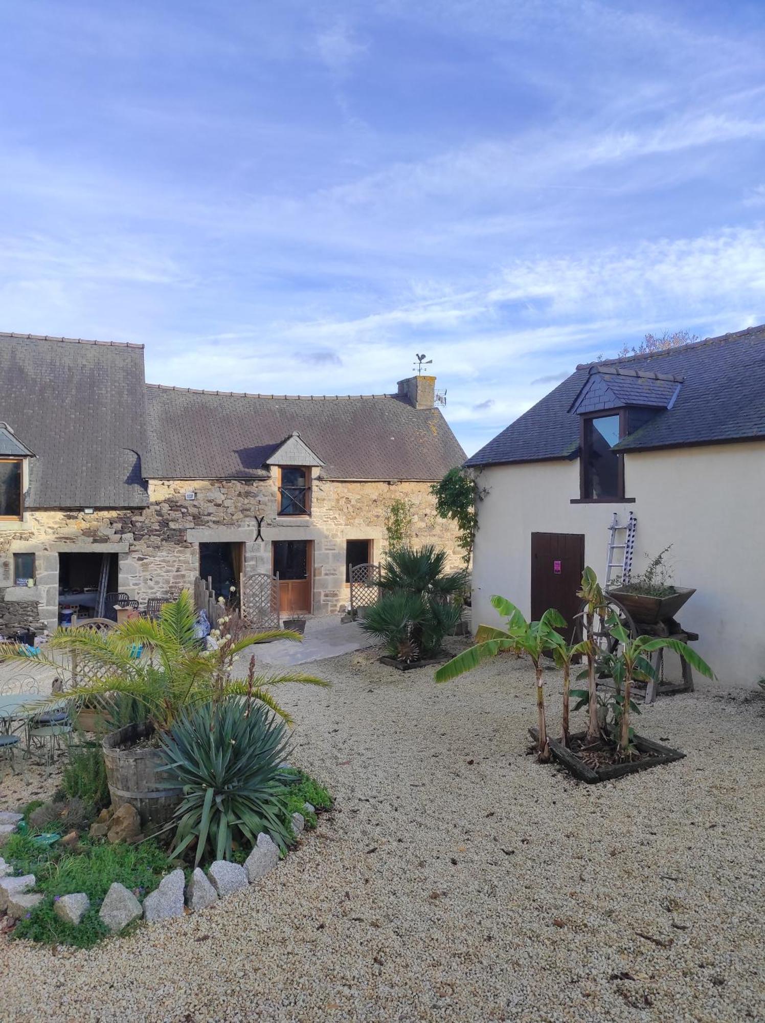 La Ville Es Riez Chambre D'Hotes Corseul Luaran gambar